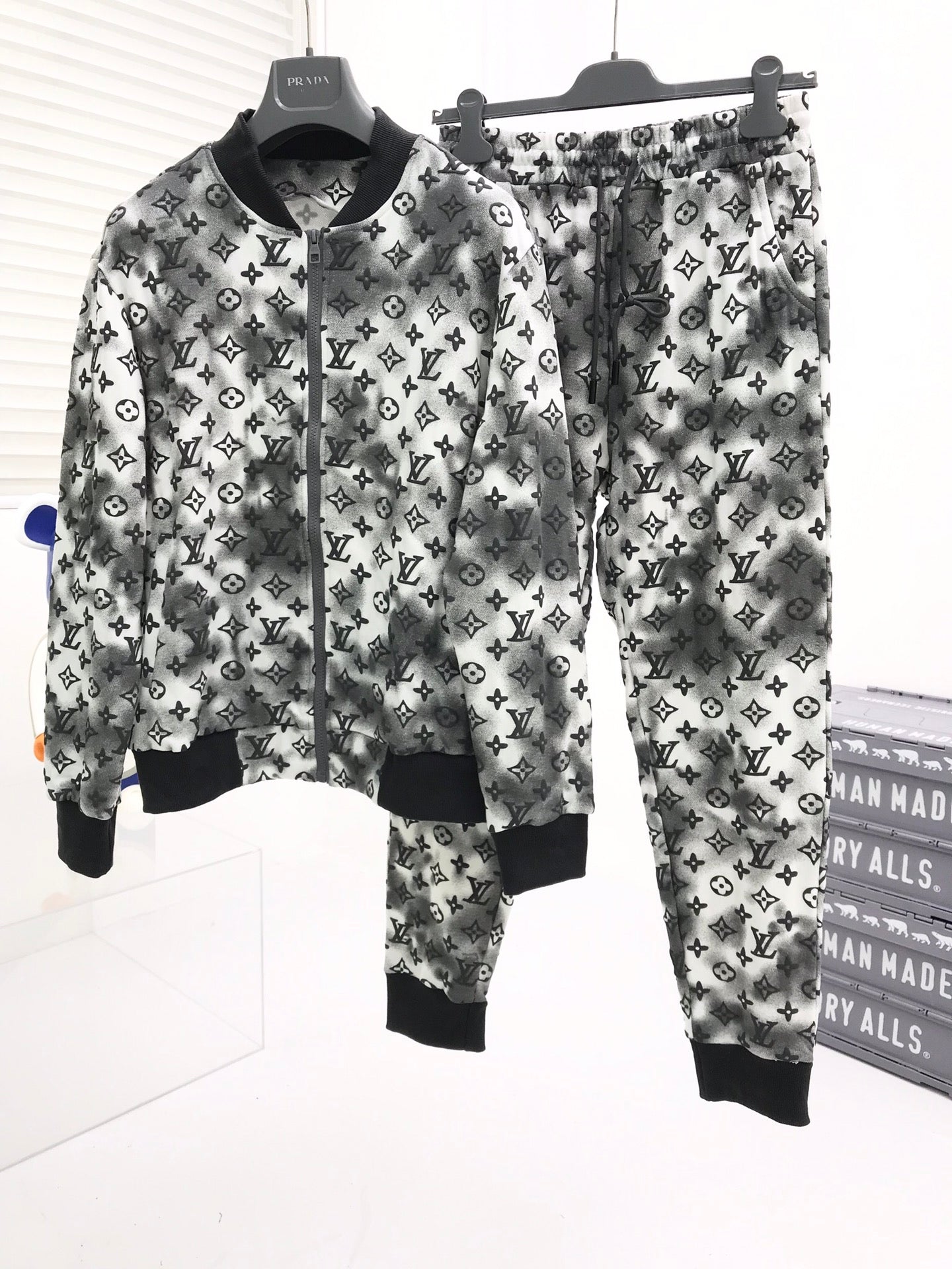 LOUIS VUITTON TRACKSUIT 23/24